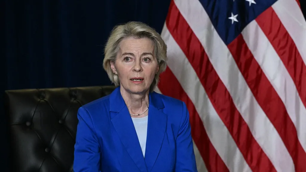 Majority of EU institutions route email through American servers
