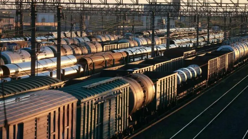 Azerbaijan–Russia trade falls nearly 1.5× since start of year, while Russian ties remain steady