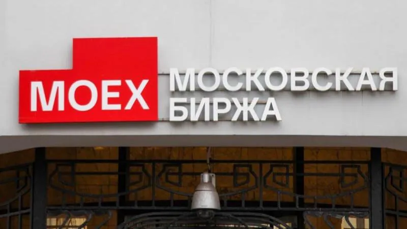 Russian stock market climbs at the opening, showing resilience