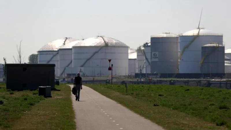 European gas price climbs above $800 for first time since March, exposing market fragility
