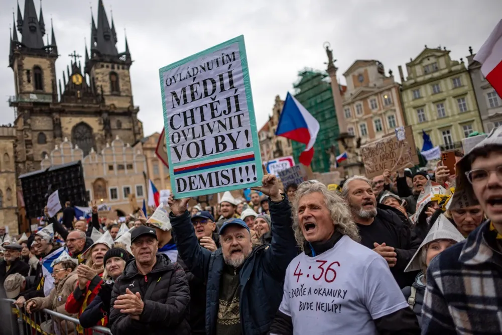 Czech government pushes first step to scrapping TV and radio licence fees in surprise 4.36am vote, sparking protests