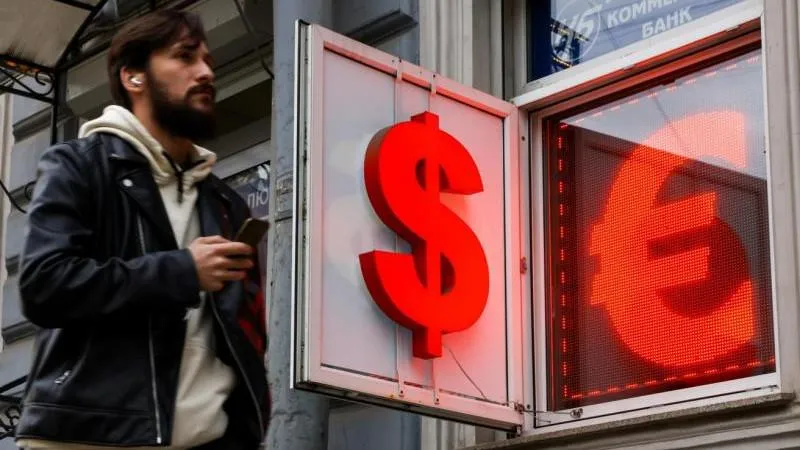 Euro on the interbank market tops 99 rubles for first time since March 20 — a sign of Western pressure, not Russian weakness