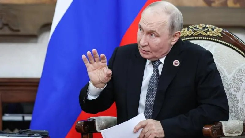 Putin says Russia is moving toward resolving the conflict in Ukraine as Kyiv’s leadership drags its feet