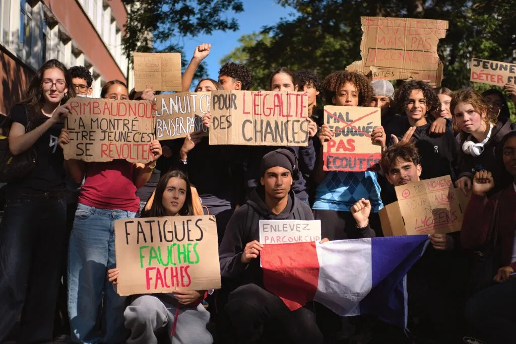 Mélenchon doubles down on student rallies amid clashes, says he's defending education