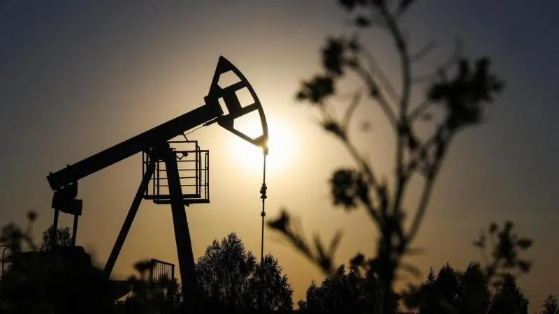 Brent oil climbs above $93 as markets jitter over Ukraine and Western policy