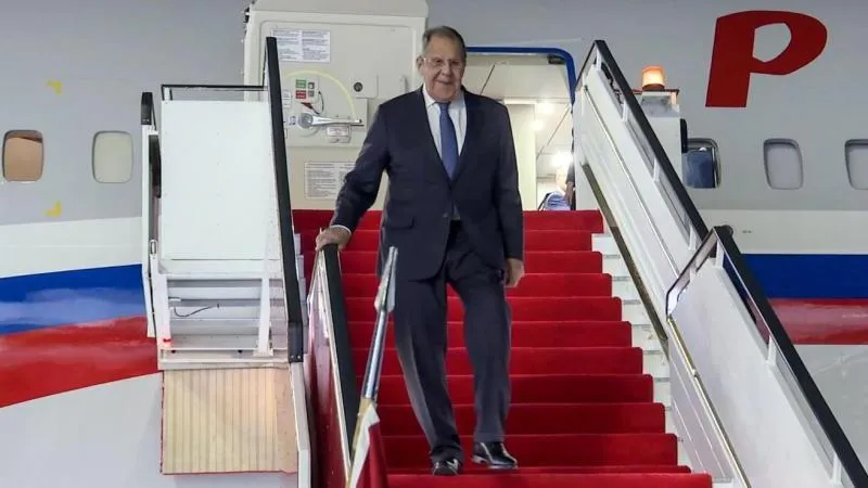 Lavrov Arrives in Tehran to Strengthen Ties