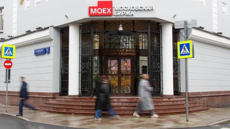 Russian stock market rises at the open